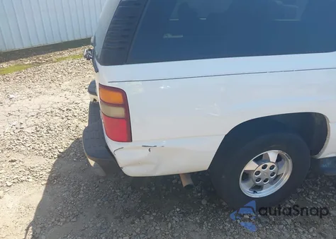 2003 Chevrolet Suburban 1500 Lt z USA, uszkodzony, nr VIN 3GNEC16Z93G207003